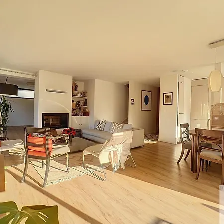 Holiday home Quiet House With Bright And Big Spaces Vaucresson